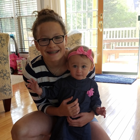 Meet your Posher, Cassandra - Picture 1 of 1